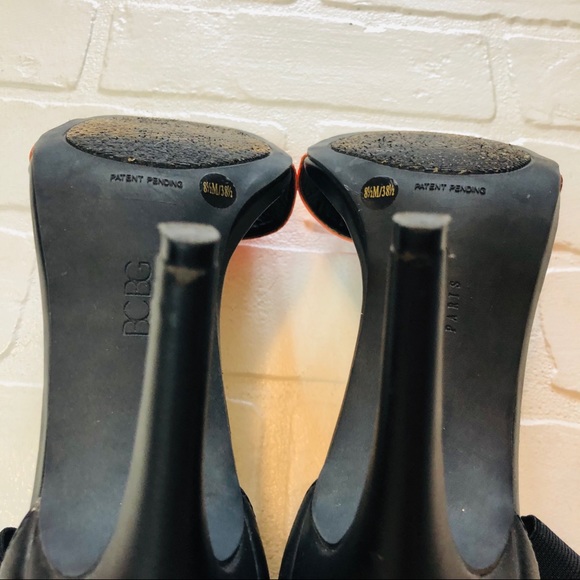 BCBG a few nicks on the side of the shoe - Picture 4 of 8